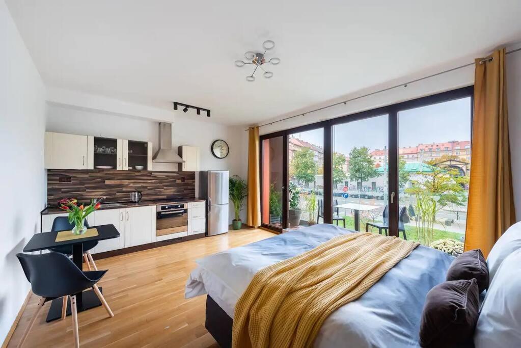 Apartment W/ Free Garage Parking Prague Luaran gambar