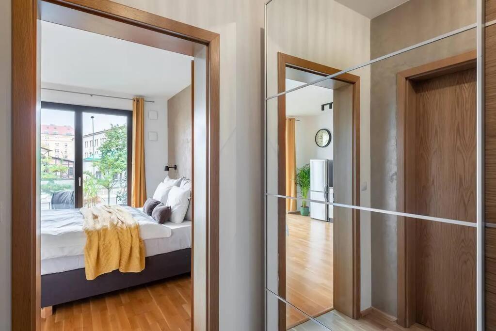 Apartment W/ Free Garage Parking Prague Luaran gambar