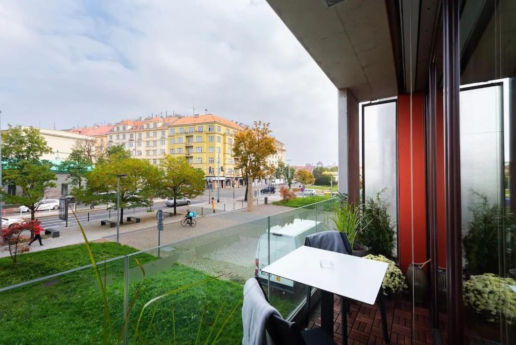 Apartment W/ Free Garage Parking Prague Luaran gambar